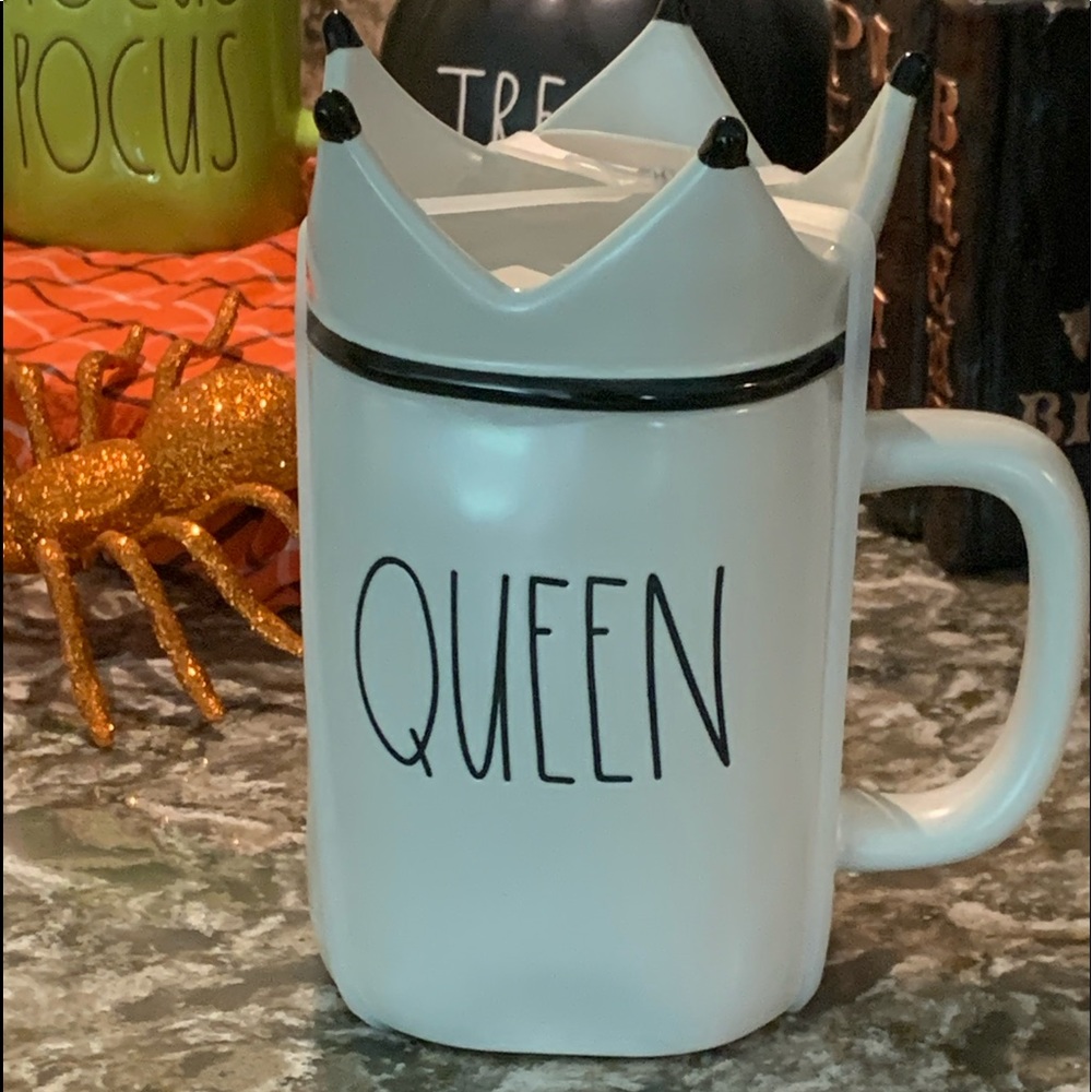 Rae Dunn Queen mug with topper